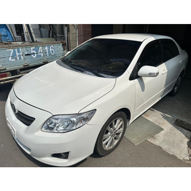 2009白Altis-1.jpeg