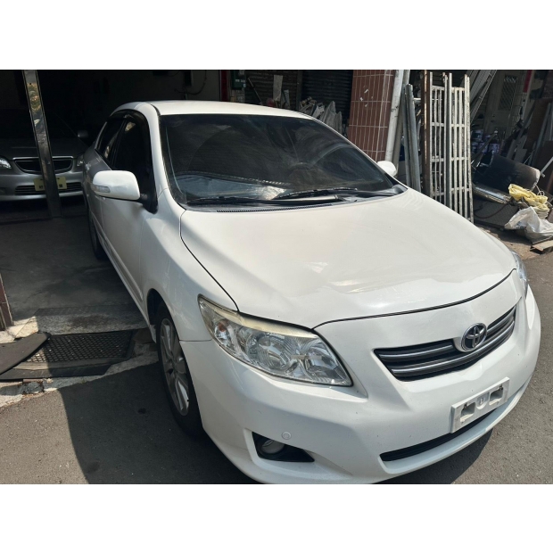 2009白Altis-3. .jpeg
